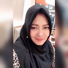 Dr. Hj. Dewi Cahyani, M.Pd.