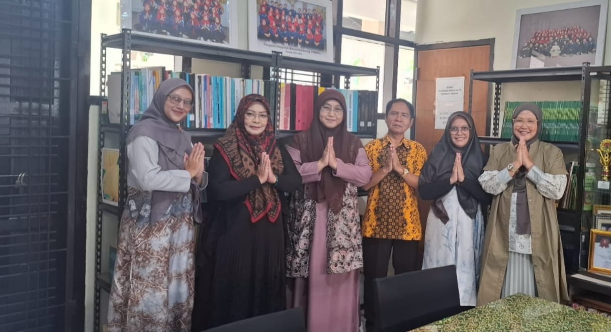 Program Studi S2 Manajemen Pendidikan Islam UIN Siber Syekh Nurjati Turut Meriahkan Peringatan Hari Santri Nasional 2025